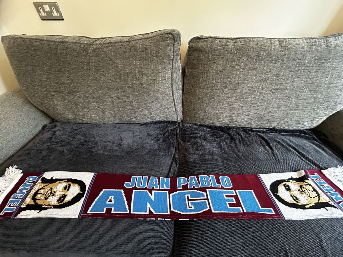 Juan Pablo Angel Aston Villa player scarf