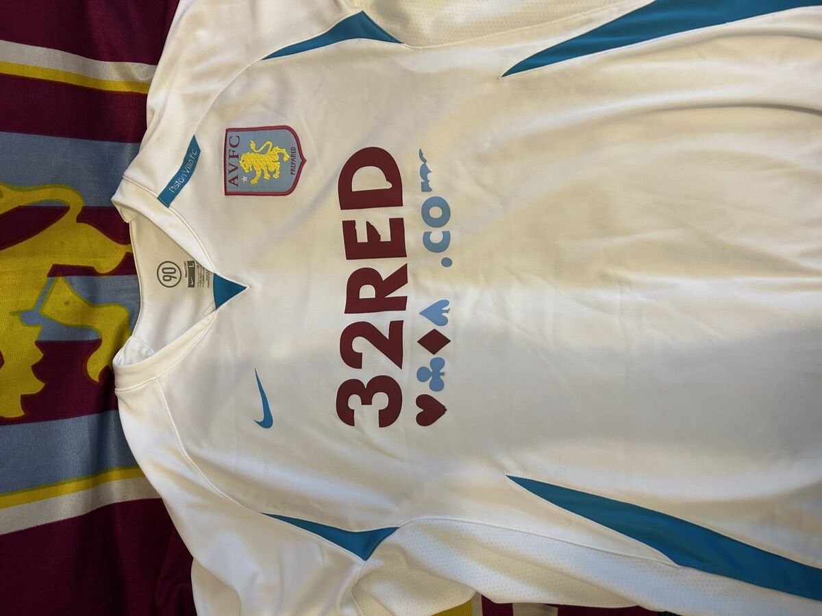 Nike era / season to confirm Away - white with turquoise trim