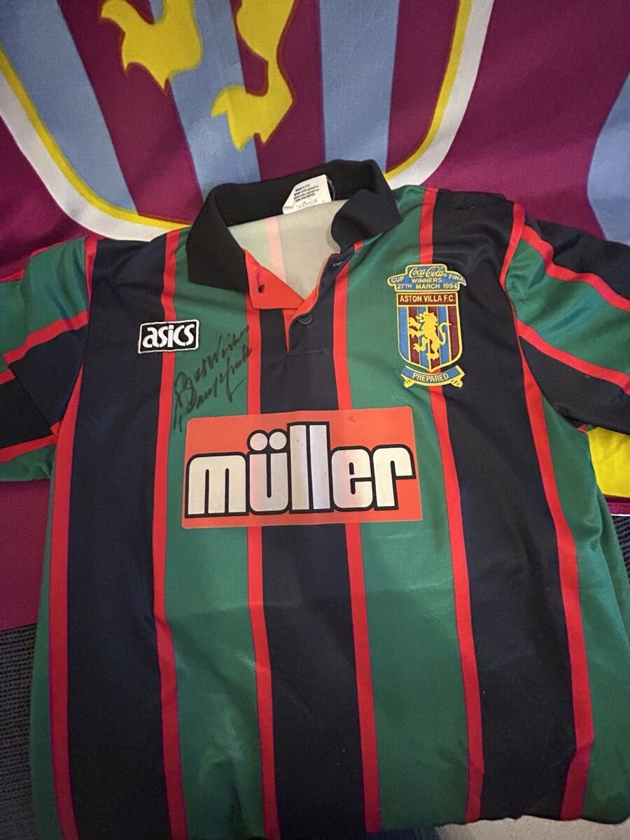 Asics/Müller Cup Final era Cup final / away - green and navy stripes signed
